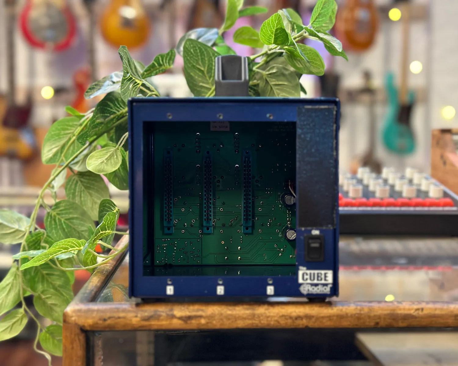 Radial Workhorse Cube 500 Series Enclosure